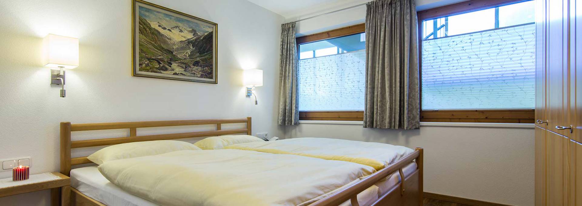 Schlafzimmer 1